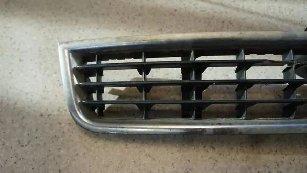 Rejilla de parachoques delantera Audi A4 B6 Cromada OEM image 8
