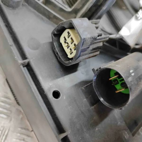 Pièce refroidissement Land Rover OEM FPLA8005AA - Occasion image 5