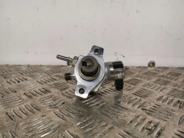 Subaru Forester SK 2019 Korkeapainepumppu OEM 16625AA070 image 2