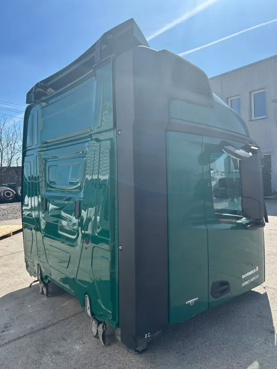 Mercedes-Benz Actros MP4 Stream Space Ohjaamo 2,50M image 4