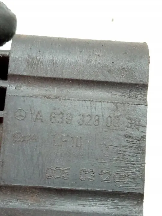 Suspension Valve Distributor W639 A6393280030 Mercedes-Benz Viano I image 2