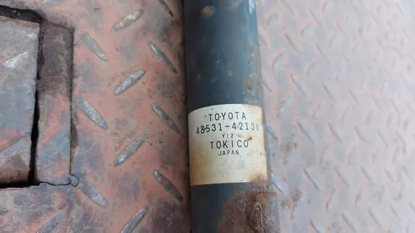 Ammortizzatore posteriore destro Lexus IS220 05- image 5