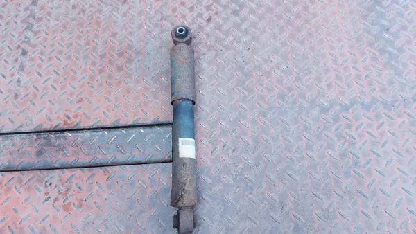 Ammortizzatore posteriore destro Lexus IS220 05- image 6