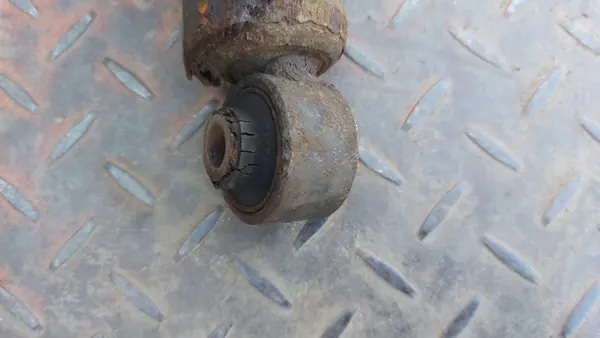 Ammortizzatore posteriore destro Lexus IS220 05- image 9