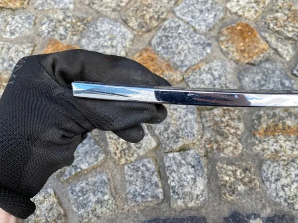 AUDI A6 C5 Etupuskuri Trim Oikea Kromi OEM 4B0807174E image 5