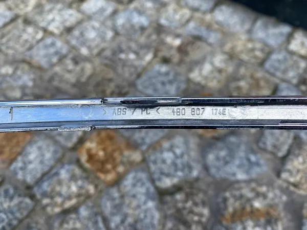 AUDI A6 C5 Etupuskuri Trim Oikea Kromi OEM 4B0807174E image 8