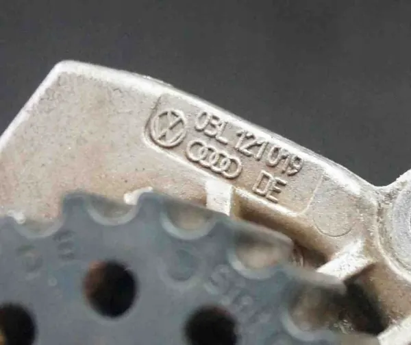 Pompa acqua Audi A4 Allroad 2.0L 130kw OEM 03L121031A03L121019 image 5