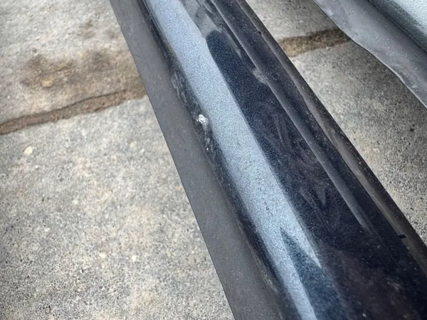 Citroen C5 2009 Garniture de fenêtre avant image 4