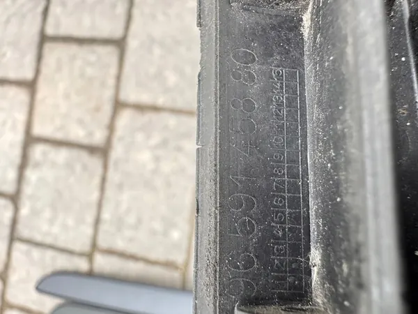 Citroen C5 2009 Garniture de fenêtre avant image 5