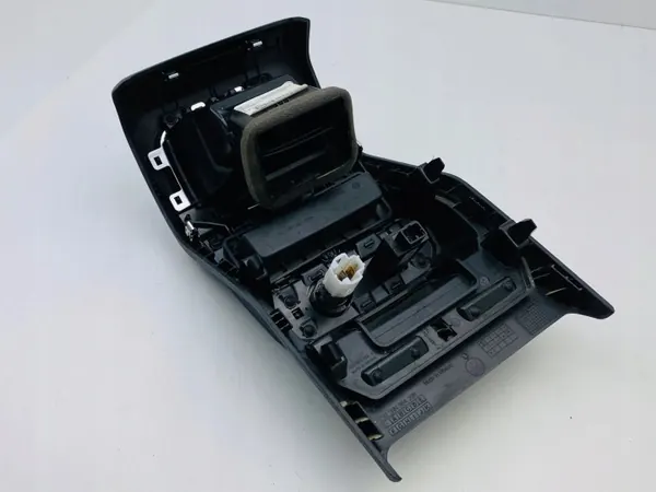 OEM 5NA864131 12V-aansluiting achter voor VW Tiguan image 4