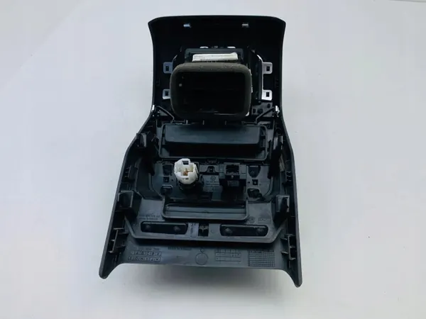 OEM 5NA864131 12V-aansluiting achter voor VW Tiguan image 5