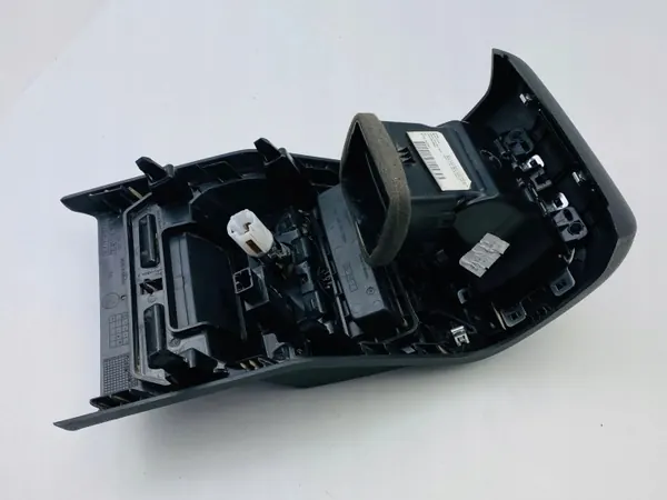 OEM 5NA864131 12V-aansluiting achter voor VW Tiguan image 6