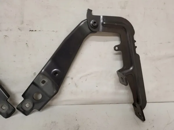 Mercedes W247 Motorkapscharnier Set OEM A2478800228 image 3