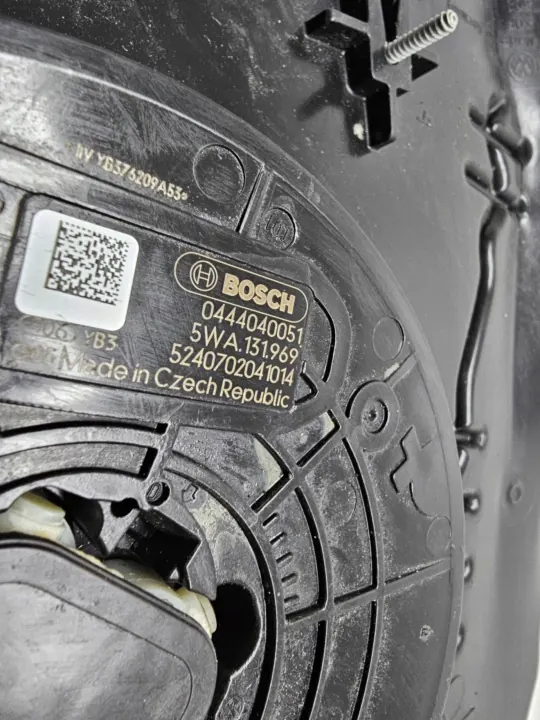 AdBlue-säiliö OEM 5QS131877 5WA131969 VW SKODA SEAT image 6
