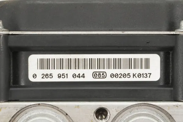 ABS-pumppu OEM 8R0614517AG VW Passat B6:lle image 4