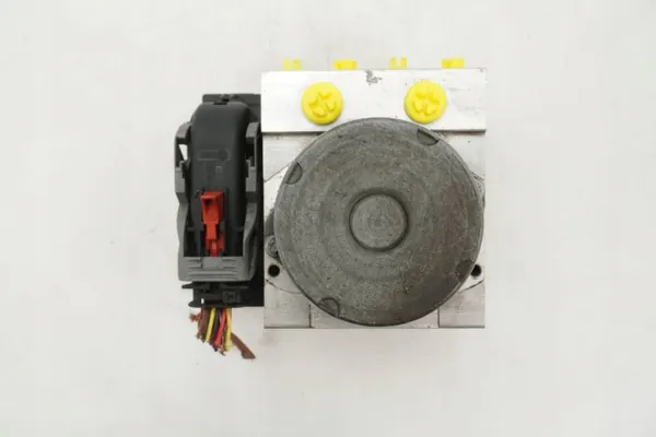 ABS-pumppu OEM 8R0614517AG VW Passat B6:lle image 9