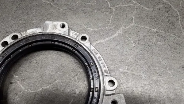 Audi 100 C2 C3 VW Golf III 1.9D Vevhus 055103173B image 4