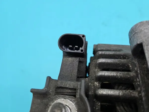 Vaihtovirtageneraattori Mercedes W211 2.2 CDI A0131549002 image 5