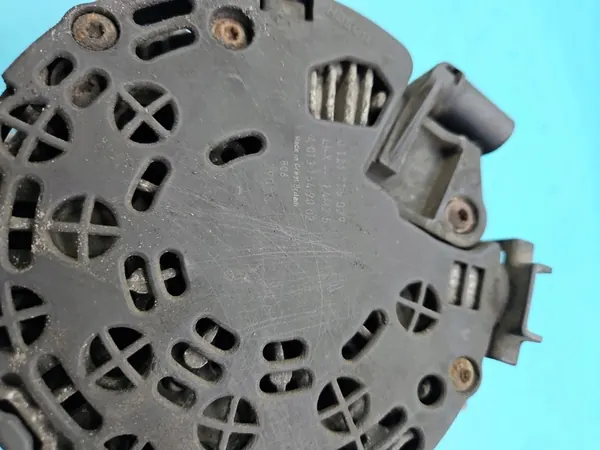 Vaihtovirtageneraattori Mercedes W211 2.2 CDI A0131549002 image 6