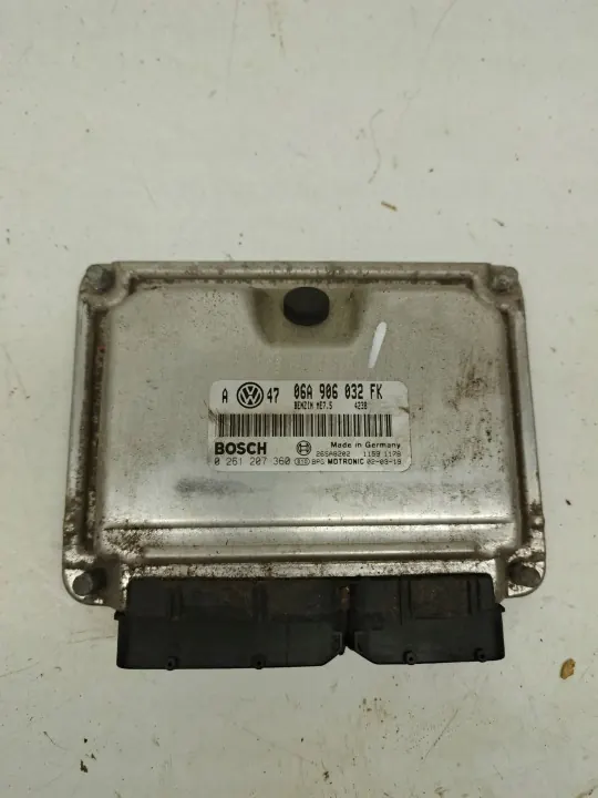Calculateur Moteur OEM 06A 906 032 FK pour Volkswagen image 2