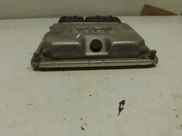 Calculateur Moteur OEM 06A 906 032 FK pour Volkswagen image 4