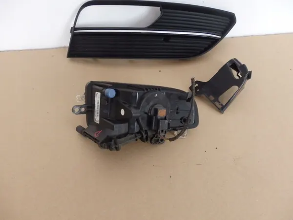 Farol + Grade Audi A3 8V Sportback Lado Direito image 3