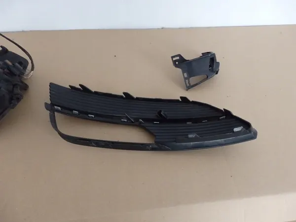 Farol + Grade Audi A3 8V Sportback Lado Direito image 5