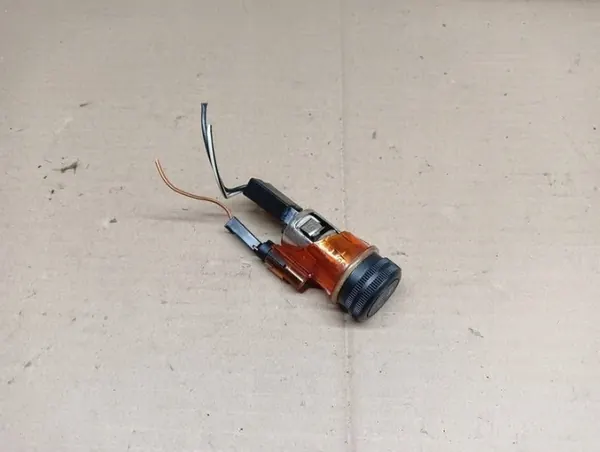 Zigarettenanzünder-Steckdose Suzuki Swift MK6 OEM ACF38762 image 2