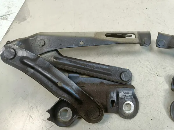 Skoda OE 3V0823301 3V0823302 - Gebruikt origineel onderdeel image 3
