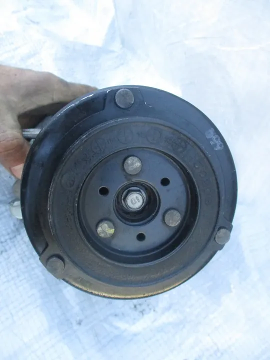 Roues de compresseur de climatisation Ford Ranger 3.2TDCI image 1