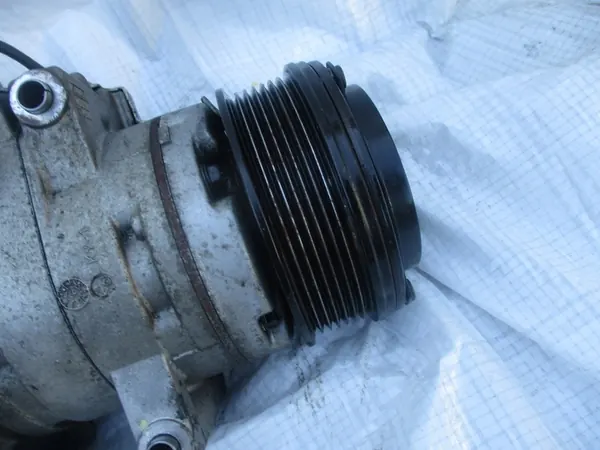 Roues de compresseur de climatisation Ford Ranger 3.2TDCI image 2