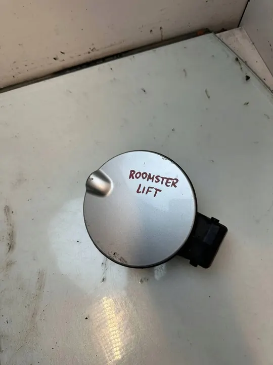 Skoda Superb B8 (3V) 2016 Tampa de combustível 1K0010497C image 3