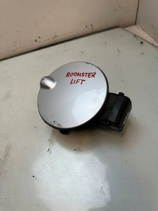 Skoda Superb B8 (3V) 2016 Tampa de combustível 1K0010497C image 4