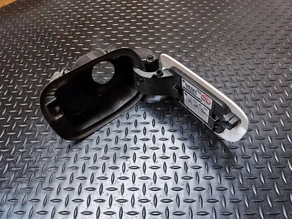 Skoda Superb III tankklep OEM 3V5809702B image 4