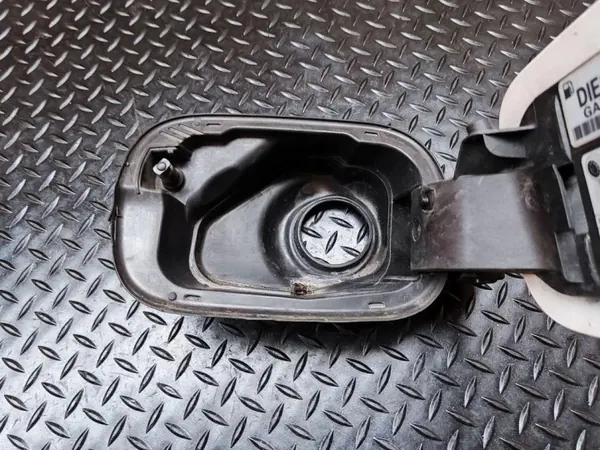 Skoda Superb III tankklep OEM 3V5809702B image 6