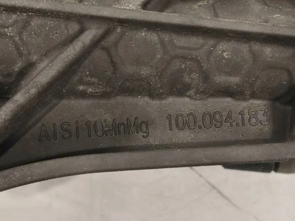 Achteras Porsche Cayenne OEM 4M0501055AA Gebruikt image 9