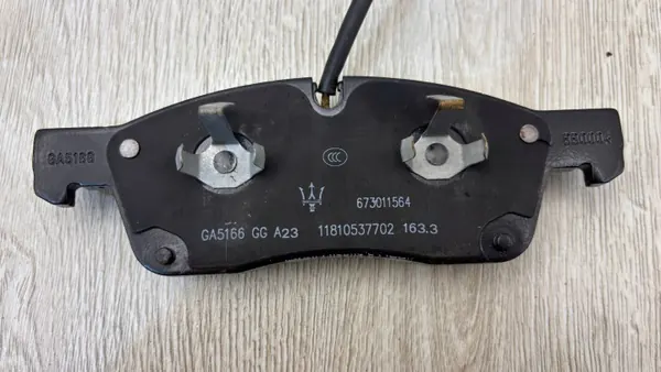 Fram bromsbelägg OEM 673011564 för Maserati Levante image 3