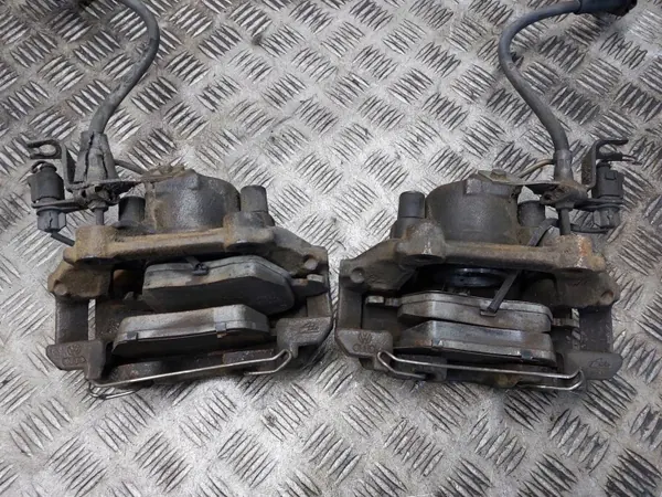 Skoda OE Bremsscheiben, Beläge & Bremssättel Vordersatz image 7