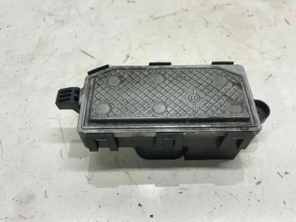 Relé ventilador aquecimento Volvo V40 2.0L diesel OEM 31369487 image 2