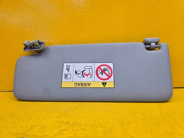 Visor Audi A1 OEM 82A857552G Derecho Gris image 3