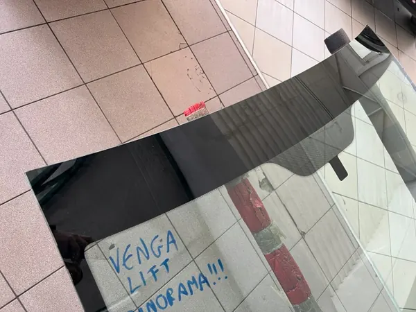 Kia VENGA Panorama-tuulilasi OEM - Käytetty image 10