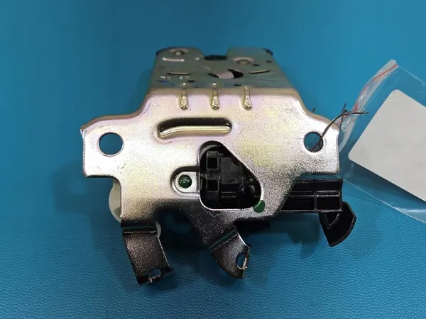 Bakluckelås OEM 5F0827505 för Skoda Kamiq HB 5D image 3