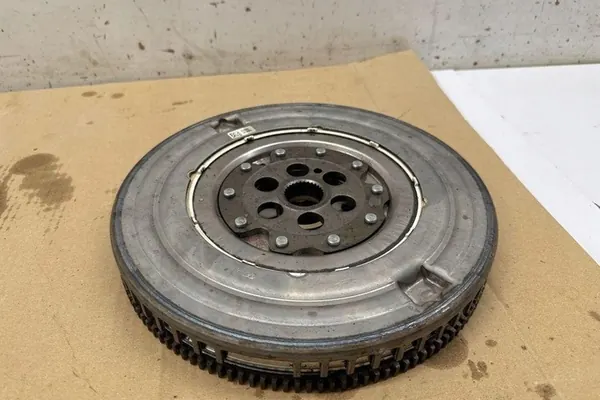 Kytkinpaketti MERCEDES-BENZ A (W177) 1.33L Bensiini image 6