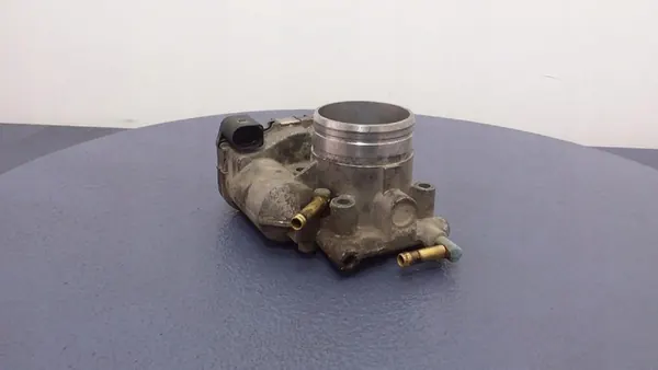 VW GOLF IV 1.6B FSI Corpo de Borboleta 036133062D image 3