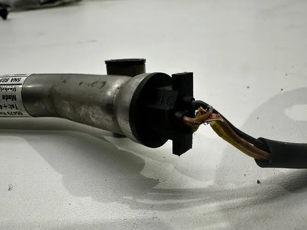 VW TIGUAN 16 Bisagra de Capó Derecha 5NA823302G image 5