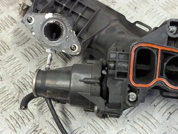 BMW 2 F22 2013-2021 2.0d Coletor de admissão image 6