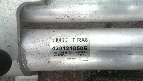 Tuyau principal de refroidissement Audi R8 OEM 420121050B image 8