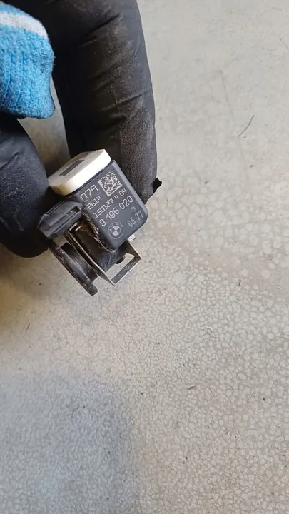 Capteur d'accélération de protection piéton BMW F34 F22 F23 image 4