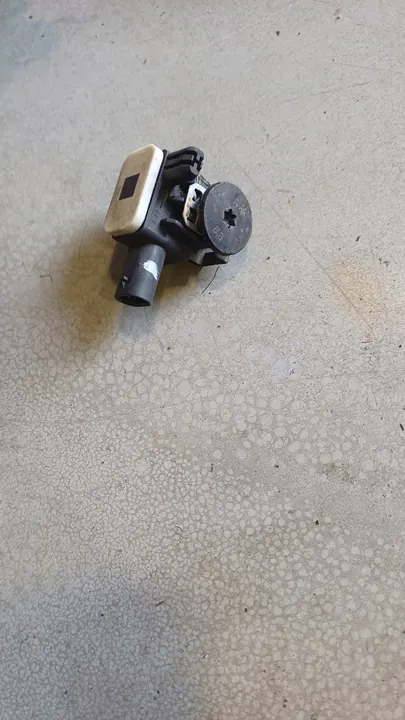 Capteur d'accélération de protection piéton BMW F34 F22 F23 image 5