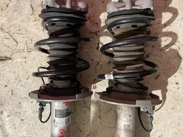 Amortisseur Avant Gauche Droit BMW M3 G81 Touring OEM image 3